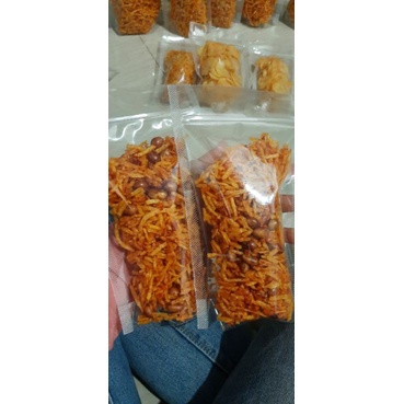 

Kentang Mustofa kacang tanah