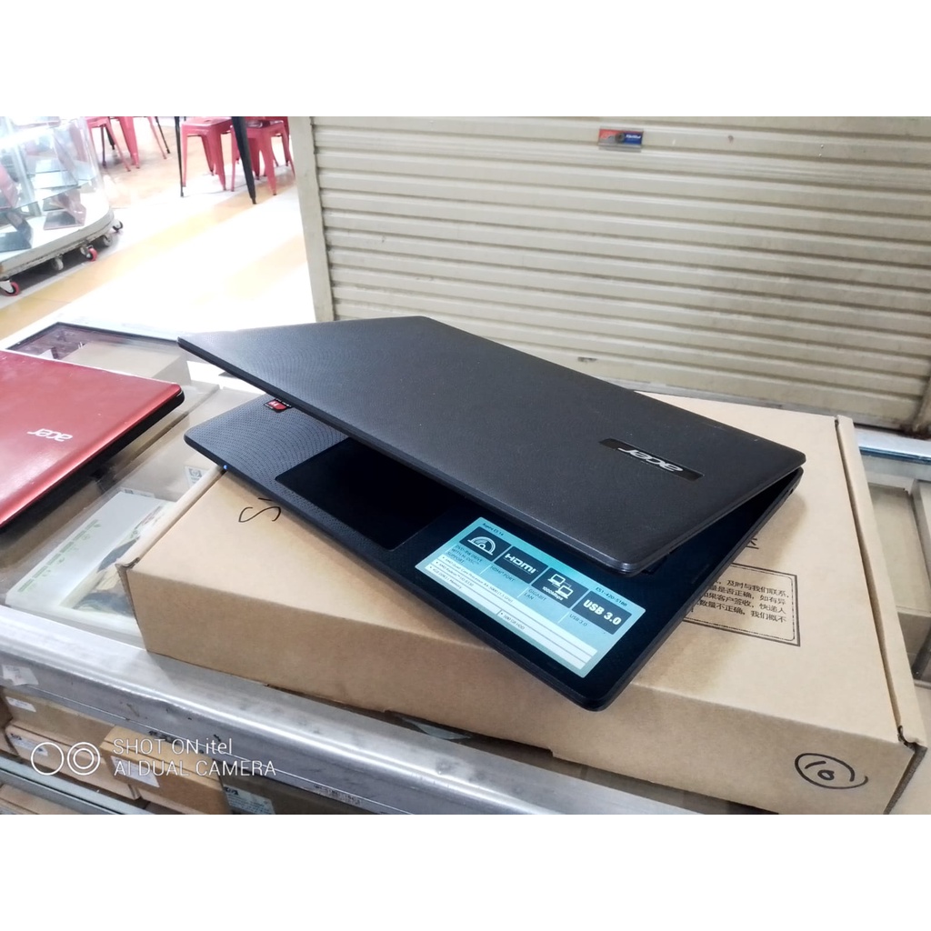 LAPTOP ACER AMD A4  RAM 4 GB HDD 500 GB 14 INCH GENERASI BARU WINDOWS10 BARU DIPAKAI BEBERAPA BULAN