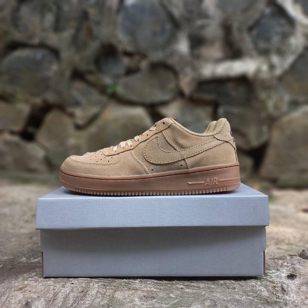 NIKE AIR FORCE ONE SUEDE BROWN