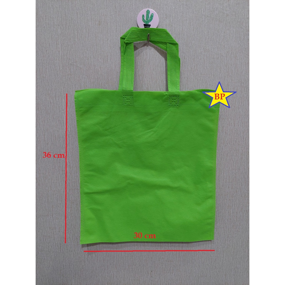 

Tas Kain 36 x 30 / Tas spunbond/ kresek kain/ Goodie bag 36x 30 cm