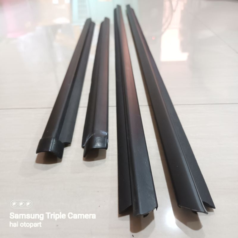 plipit pelipit kaca kaca luar mobil Daihatsu sirion original