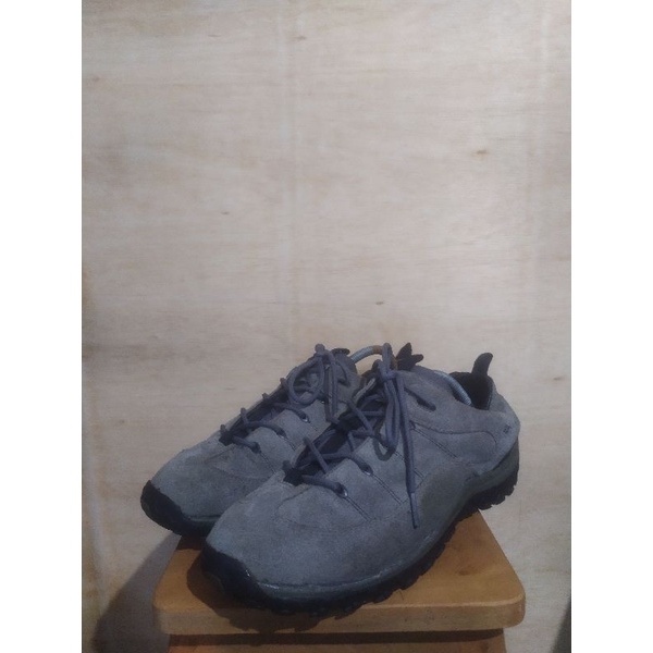 Sepatu outdoor Columbia