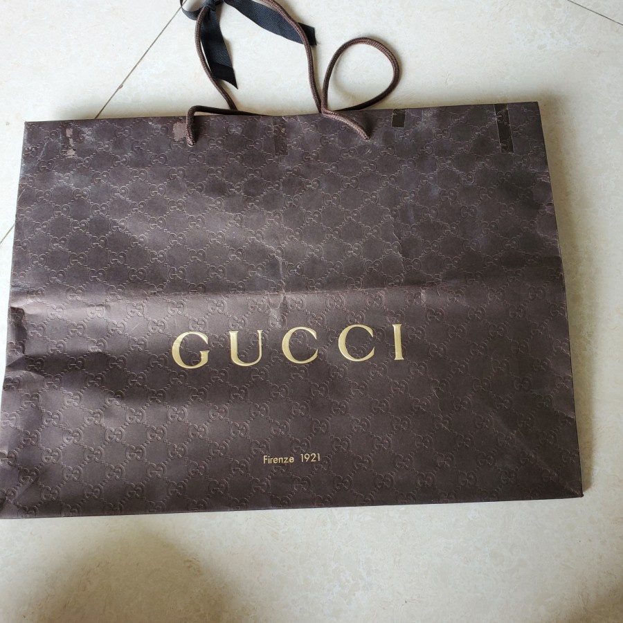 

Paperbag Original Gucci Besar uk 48x17x36 kondisi agak lecek