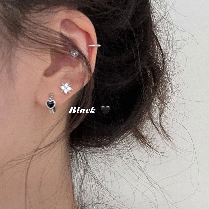 Roselife 1 Pasang Anting Tusuk Gantung Desain Hati Hitam Gaya Korea / Retro Untuk Wanita