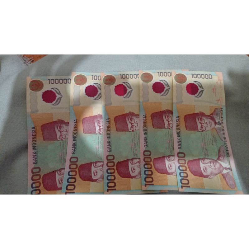 Uang Pecahan 100 ribu tahun 1999