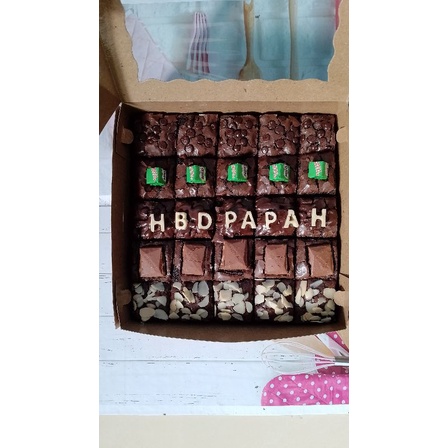 

fudgy brownies 20x20 isi 25 potong,