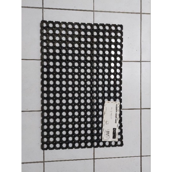 KESET/KARPET LUBANG KOMPOS HITAM &quot;50cm x 75cm&quot; ANTI LICIN