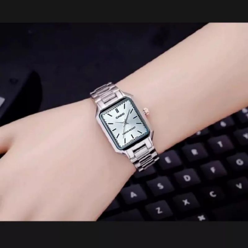 Jam Tangan Cewek Persegi Panjang Strap Rantai Free Batrai Cadangan Jam Tangan Kasual Wanita Hitam, Silver, Silver Hitam Quart Analog Import | Jam Tangan Fashion Cewek Water Resistant COD Murah Jam Tangan Kasual Wanita Persegi Panjang