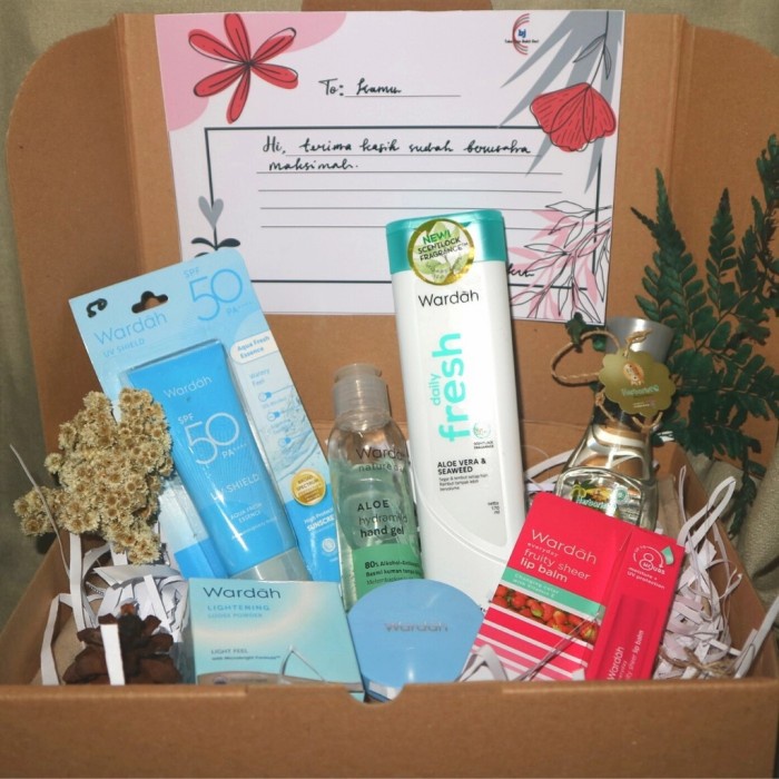 

(COD) HAMPERS WARDAH KADO ULTAH / GIFTBOX WARDAH SKINCARE MAKEUP, HAMPERS - paket 1