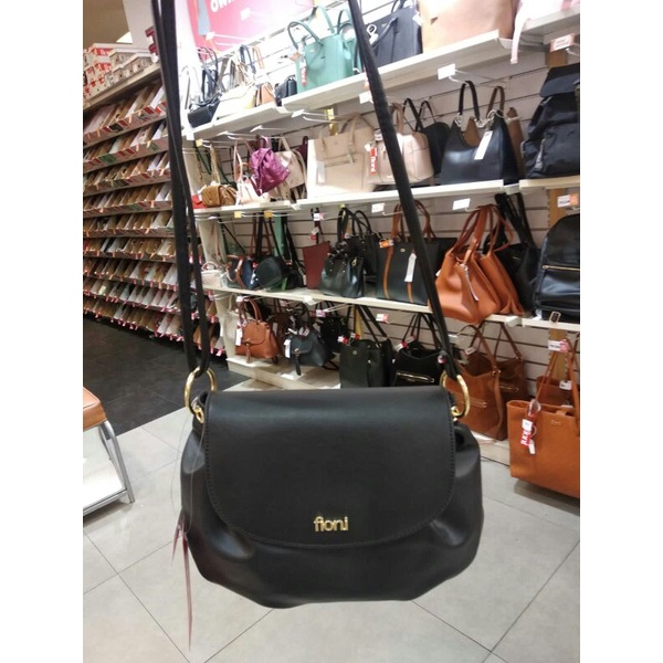 tas fioni puffy black  by payless