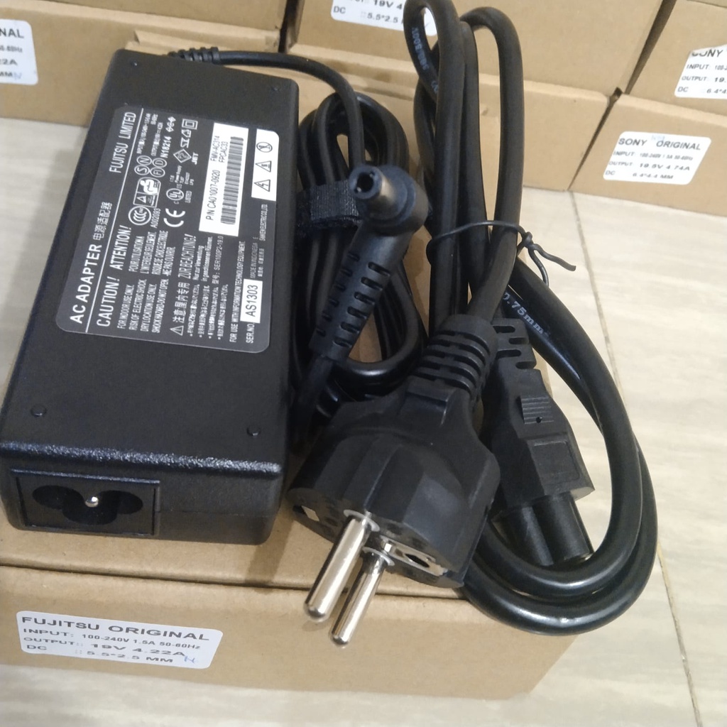 Adaptor Charger Casan Laptop Fujitsu Lifebook A512 A530 19V 4.22A LH531 BH531 SH531 LH 531 LH532