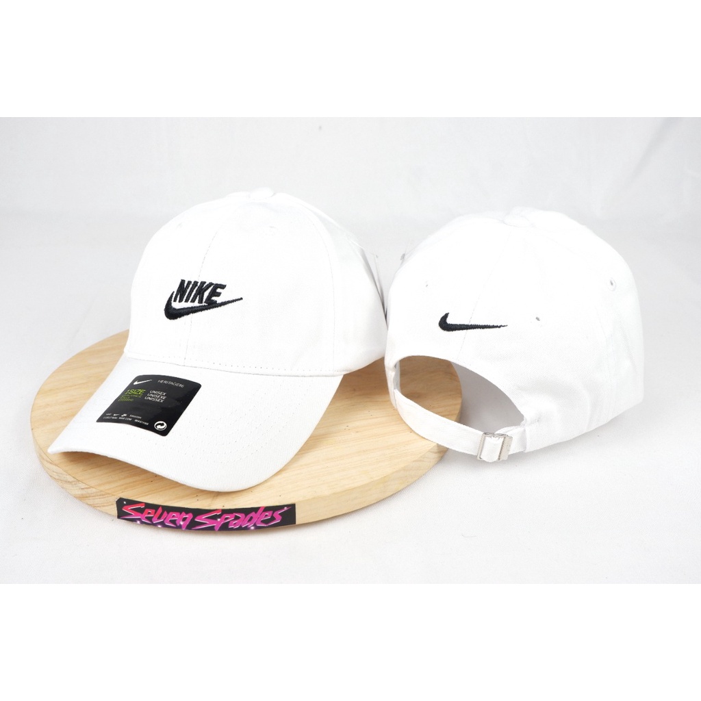 TOPI NIKE FONT