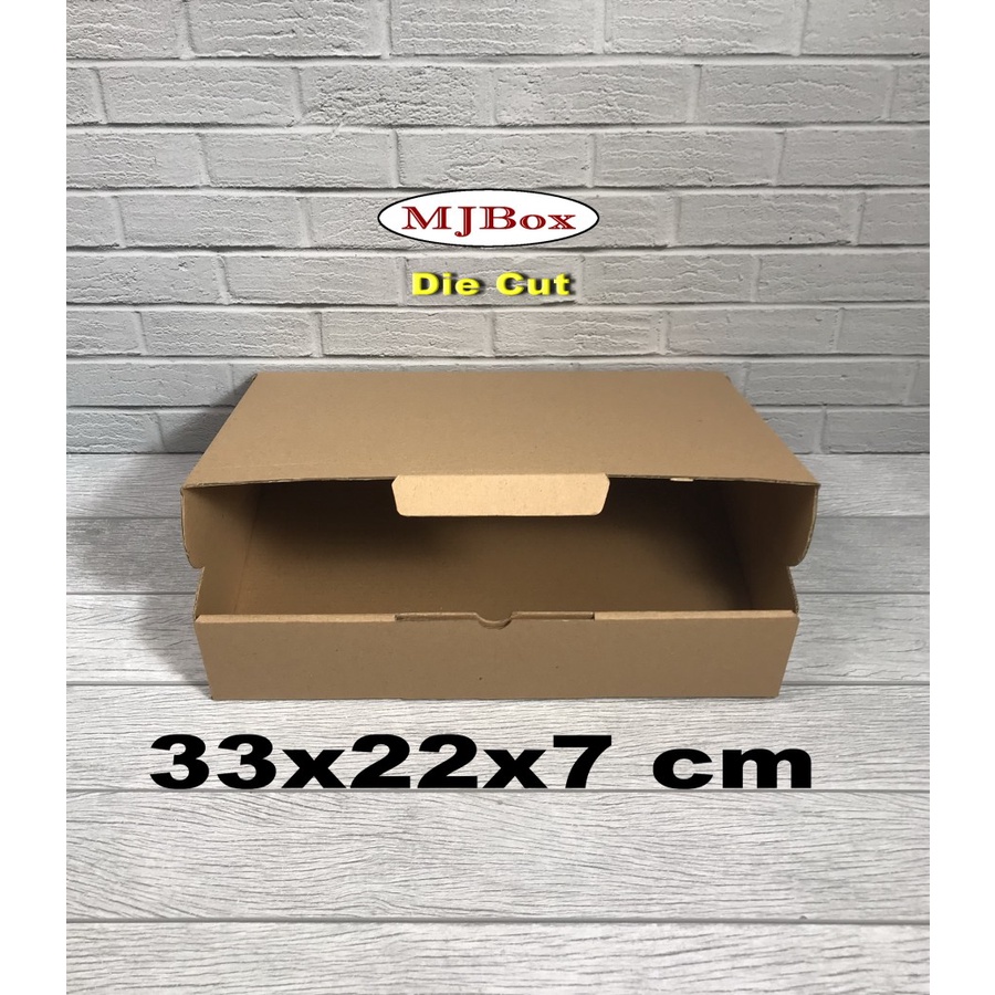 

Kardus karton uk. 33x22x7 cm...die cut box kotak Souvenir -dll