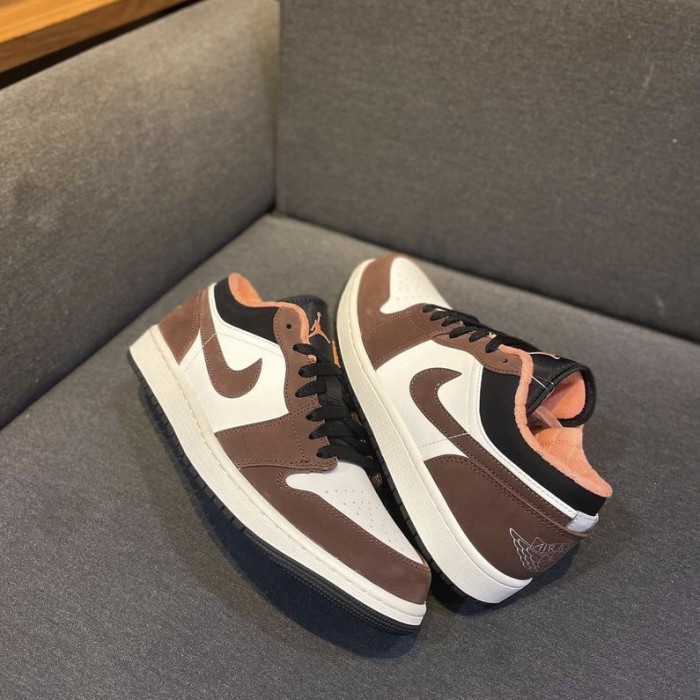 Jordan 1 Low Mocha