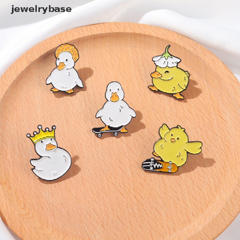 Bros Pin Enamel Desain Hewan Bebek Ayam Skate Naughty Bebek Angsa