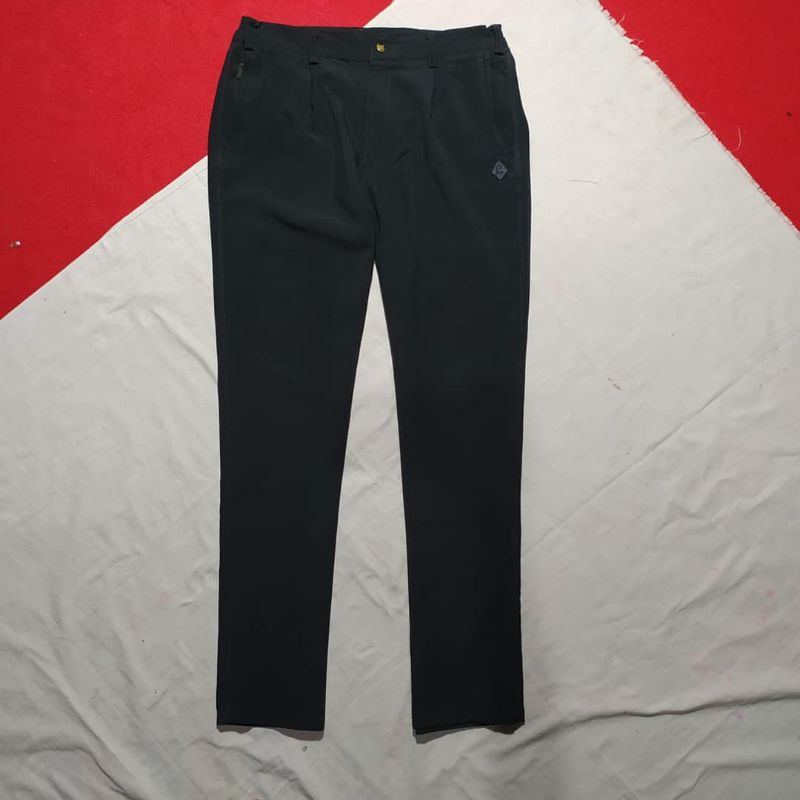 celana outdoor second