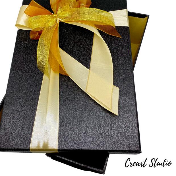 

Kotak Kado Gift Box 30x20 cm Tinggi 10 cm - Hitam - Hitam