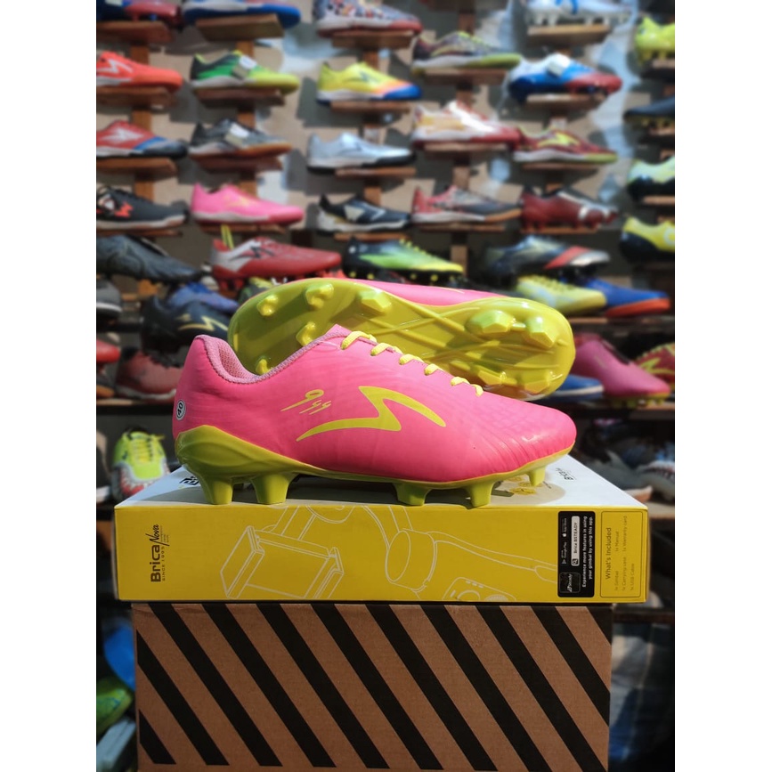 SEPATU BOLA SPECS INFINITY