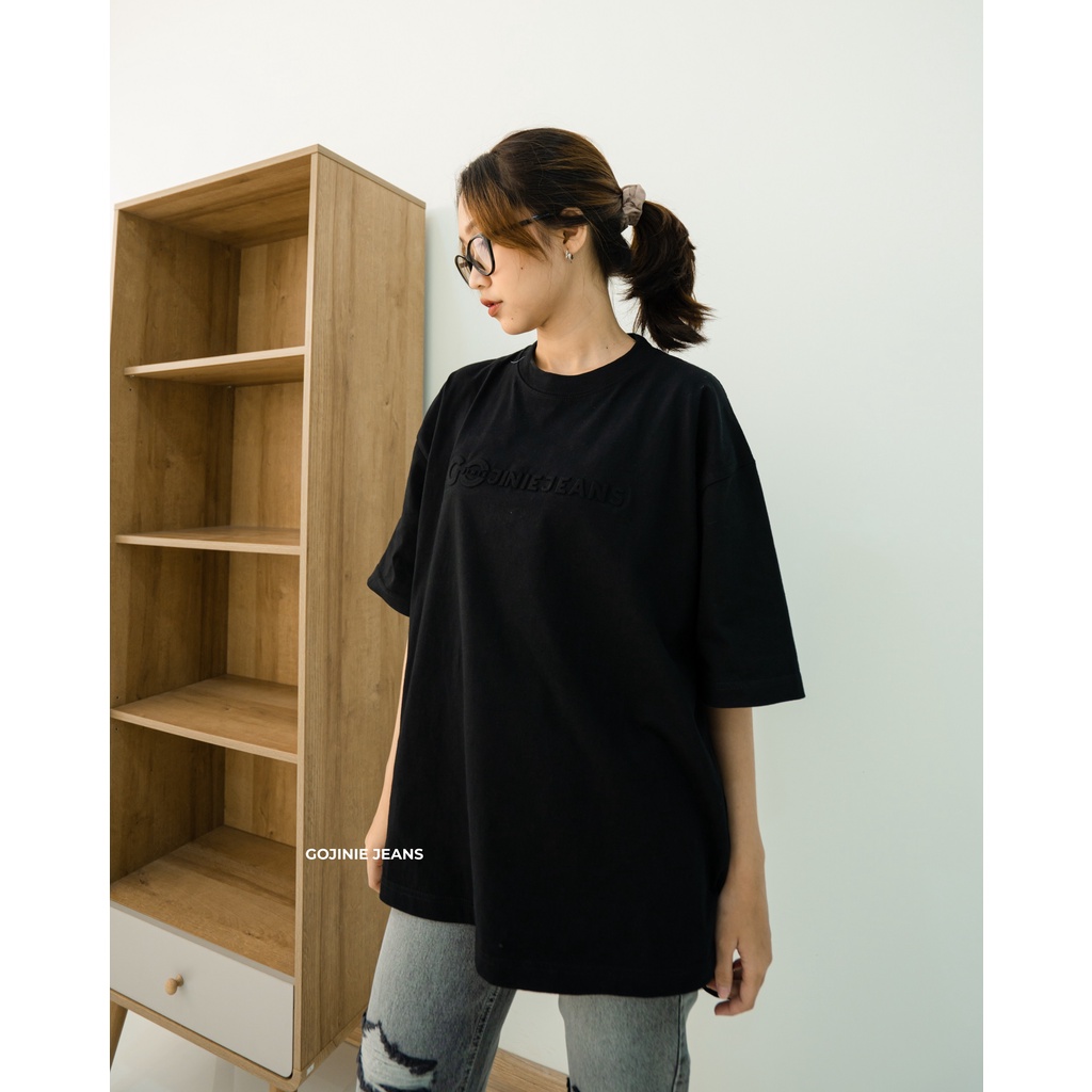 GOJINIEJEANS - T-SHIRT OVERSIZE EMBOS HITAM