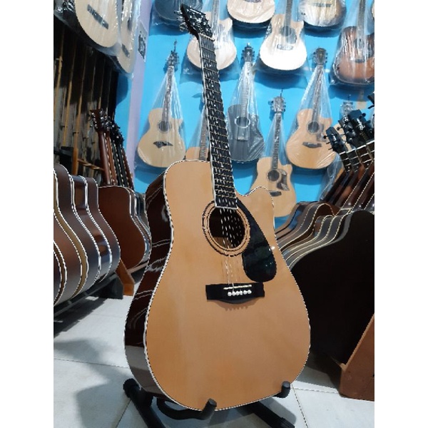 Gitar Akustik Yamaha jumbo natural