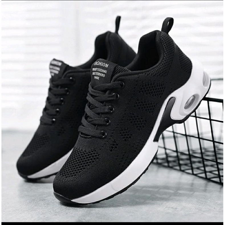 sepatu sekolah cowok cewek sneakers import sepatu olahraga jogging warna hitam warna putih  + KOTAK