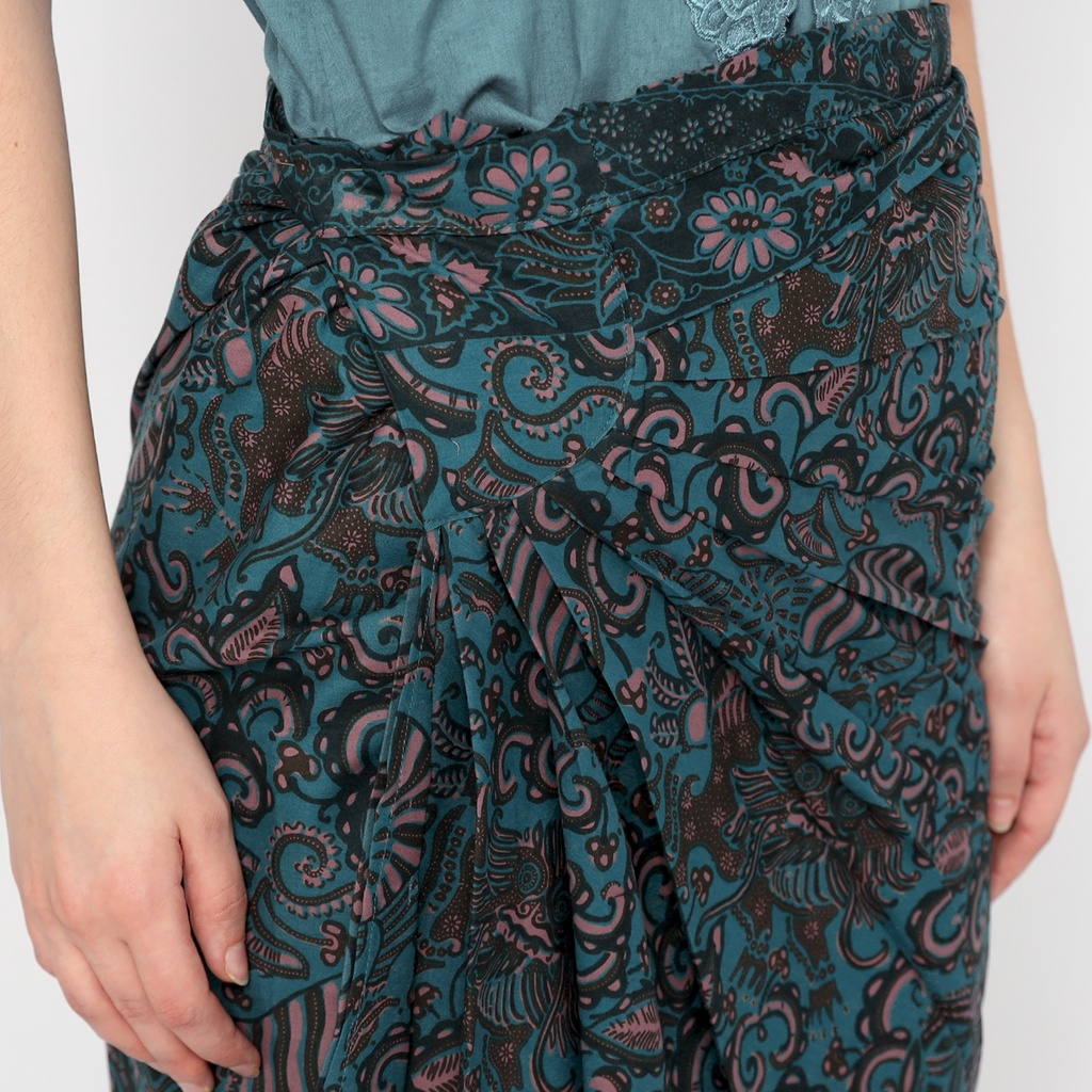 ROK BATIK SPAN Skirt Lilit Kebaya Instan Modern Wanita Motif Balian Biru Aqua Tosca Toska 723141 Cap 72 - Rok Batik Lilit Bawahan Skirt Kamen Kebaya Songket Batik Panjang Plisket Span Instan Jadi Bali Lembaran Premium Modern Untuk Wanita Kondangan