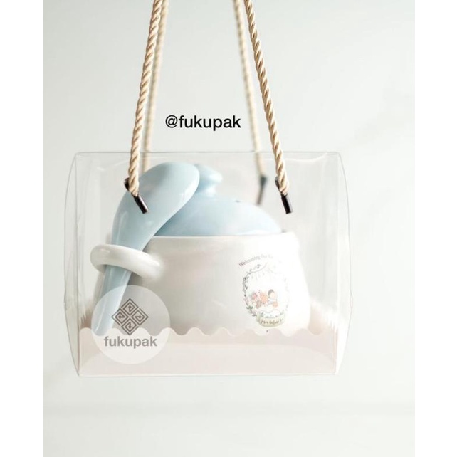 

Box Mika Tali 14x14 (20pcs) Kotak Souvenir Mini Cake Kue Lapis Hamper - Putih Tali Gold