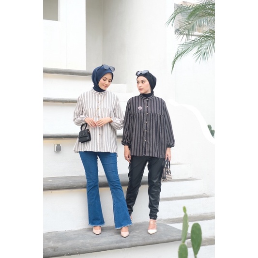 Ounadoutfit Monocrome salur blouse | atasan salur wanita | kemeja salur wanita | atasan wanita | blouse motif busui | outfit ngantor | baju salur wanita