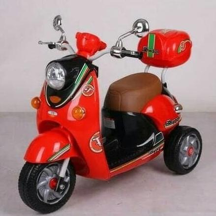 Mainan anak sepeda aki motor tipe scoopy PMB 338 stock ada