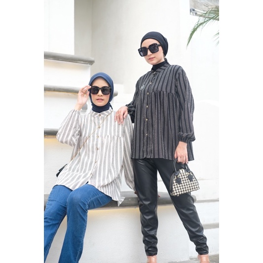 Ounadoutfit Monocrome salur blouse | atasan salur wanita | kemeja salur wanita | atasan wanita | blouse motif busui | outfit ngantor | baju salur wanita