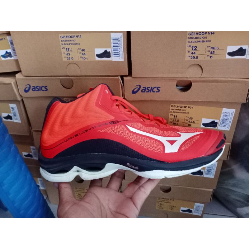 Mizuno wave lightning z6 mid size 43