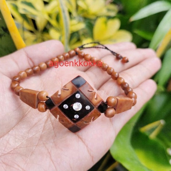 Gelang mata hereng coklat kokka kaokah fukahah