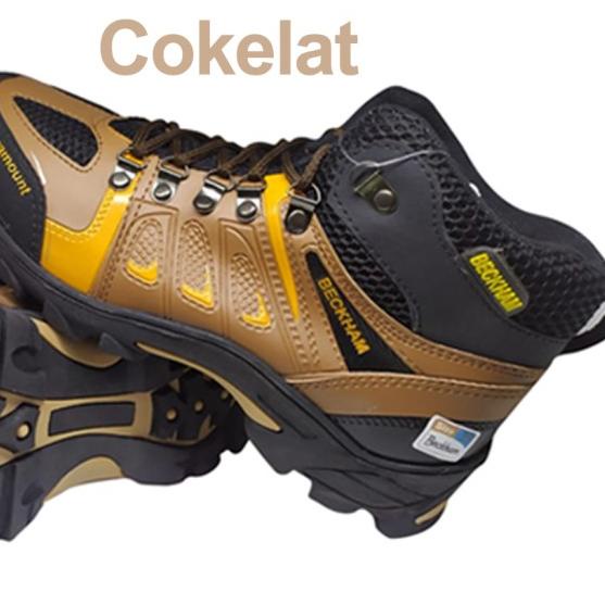 Sepatu Gunung Outdoor, Touring Pria Beckham Paramount Hitam - Hitam, 38