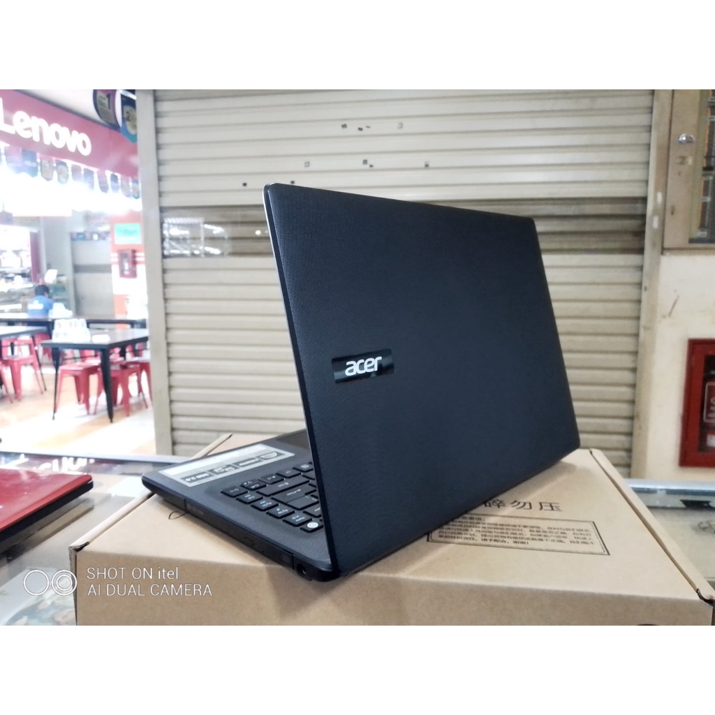 LAPTOP ACER AMD A4  RAM 4 GB HDD 500 GB 14 INCH GENERASI BARU WINDOWS10 BARU DIPAKAI BEBERAPA BULAN