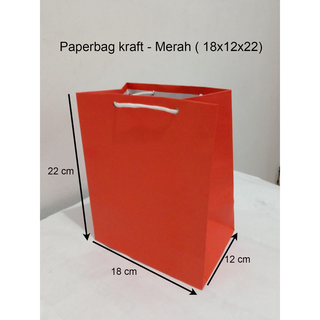 

Paperbag - Bhn Kraft - Merah polos ( 18 x 12 x 22 cm - P x L x T )