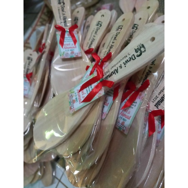 sovenir pesta /pernikahan centong  kayu murah praktis cantik