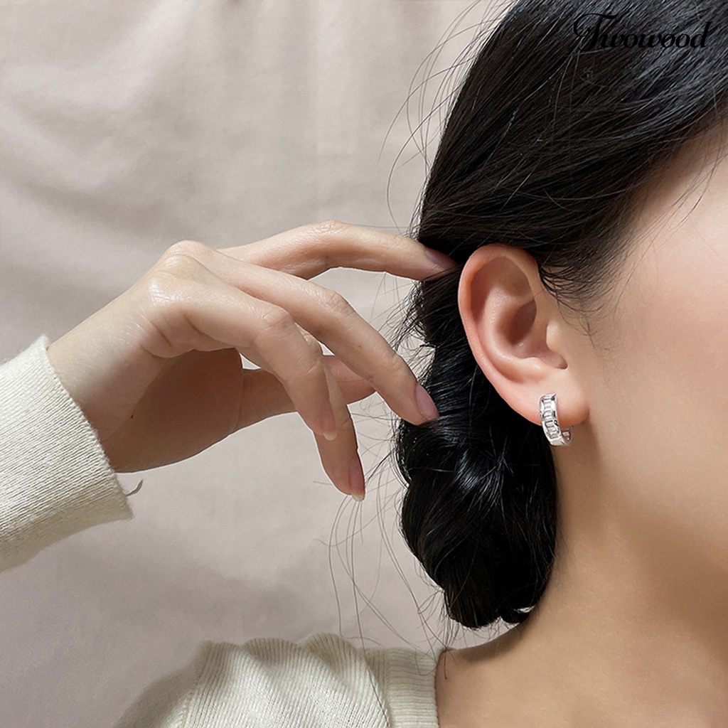 1 Pc Anting Bentuk Lingkaran Persegi Bahan Cubic Zirconia Gaya Korea Untuk Wanita