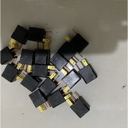 RELAY KAKI 4 (12V)