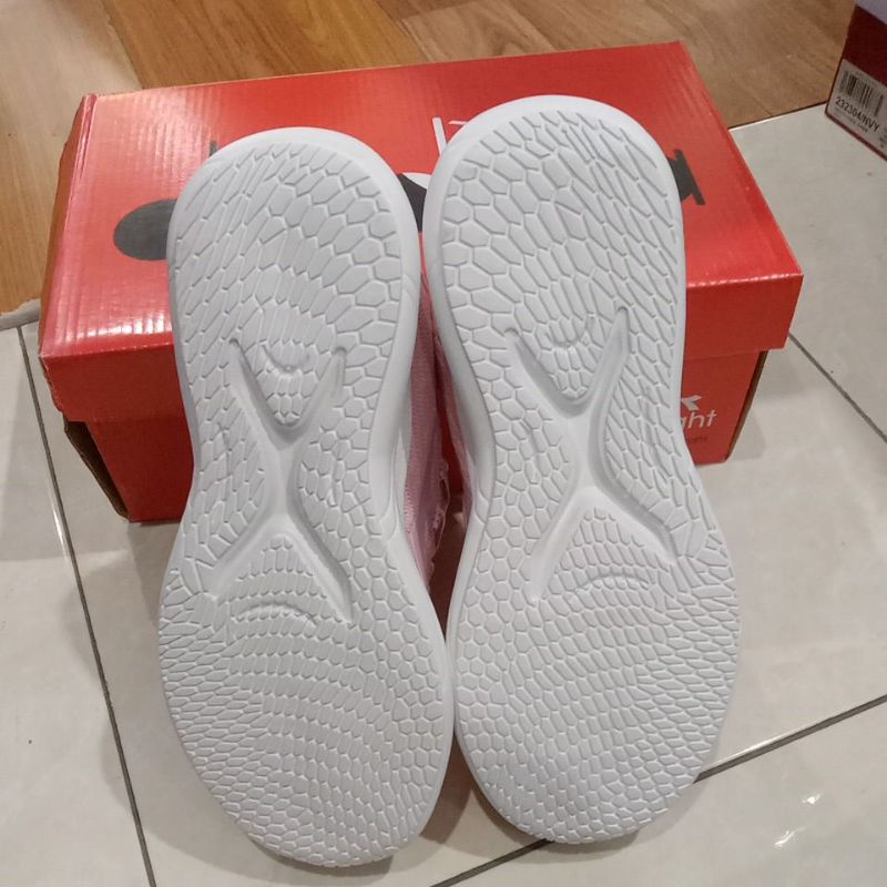 sepatu Diadora EVO (F)