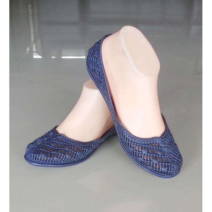 Sepatu Karet Wanita Q3139 slip on Empuk Anti Selip Anti Air