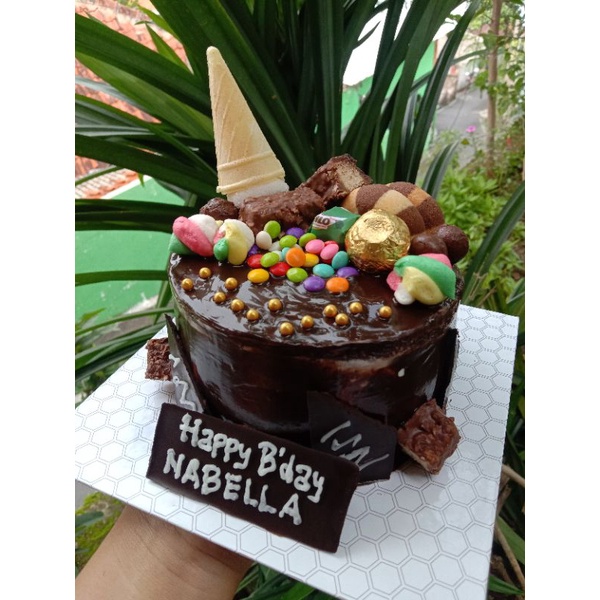 

Mini cake full coklat/kue tart full coklat/kue tart murah/kue tart Semarang/kue ultah Semarang/kue ultah murah/kue ulang tahun enak