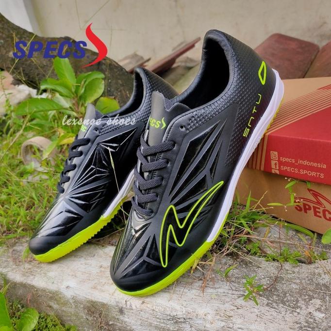 Sepatu futsal specs accelerator satu elite hitam