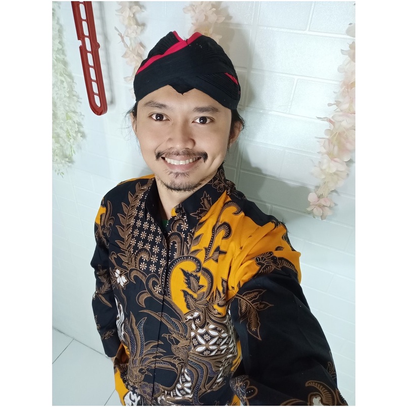 PEKSI KUNING SM BATIKSOLOAMANAH BAJU KEMEJA BATIK SOLO PRIA LENGAN PANJANG PENDEK LAPIS FURING ATASAN BATIK PREMIUM MODERN KATUN HALUS PARANG CENDONO PARANG MIRING PARANG UNGU PEKSI IJO NEW PEKSI KUNING PEKSI SELING PEKSI WARNA 5 PERMATA HITAM PRABA PRADA