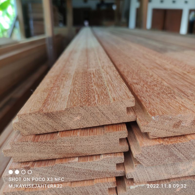 Jual PLafon Kayu Lantai Kayu Dinding Lambersering Kayu Bengkirai 1,5 x