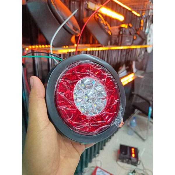 Jual lampu stop volvo oscar merah putih, merah hitam harga per pcs ...