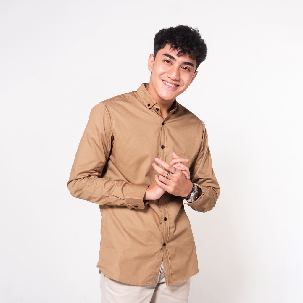 Gizmo - Kemeja Pria Basic Cotton Premium Light Brown