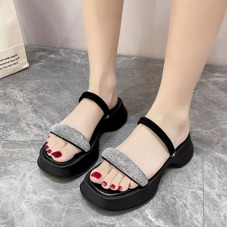 [ Import Design ] Sepatu Sandal Slip On Wanita Import Premium Quality ID194