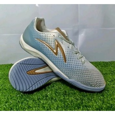 Sepatu Sepakbola dan Futsal Specs Ls Omega - Lily White/Quarry/Champagne Original