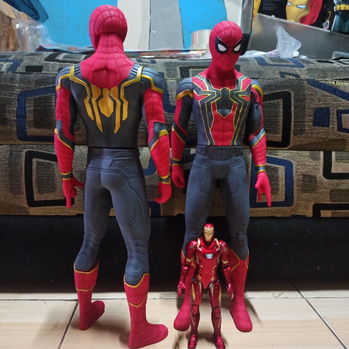 Spiderman figure Far from home marvel jumbo