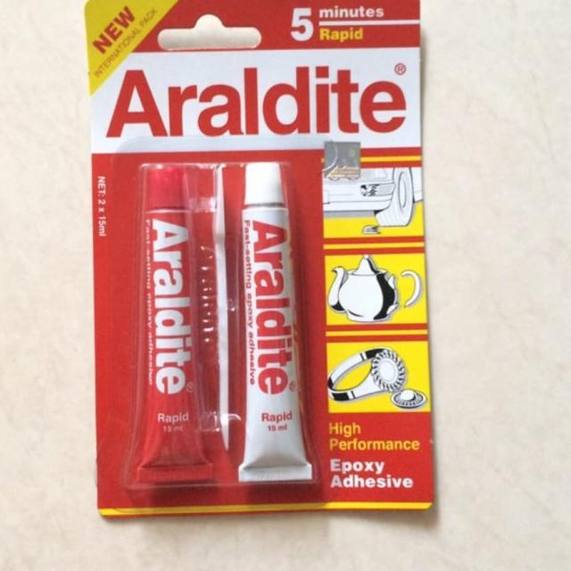 

lem araldite merah 5menit